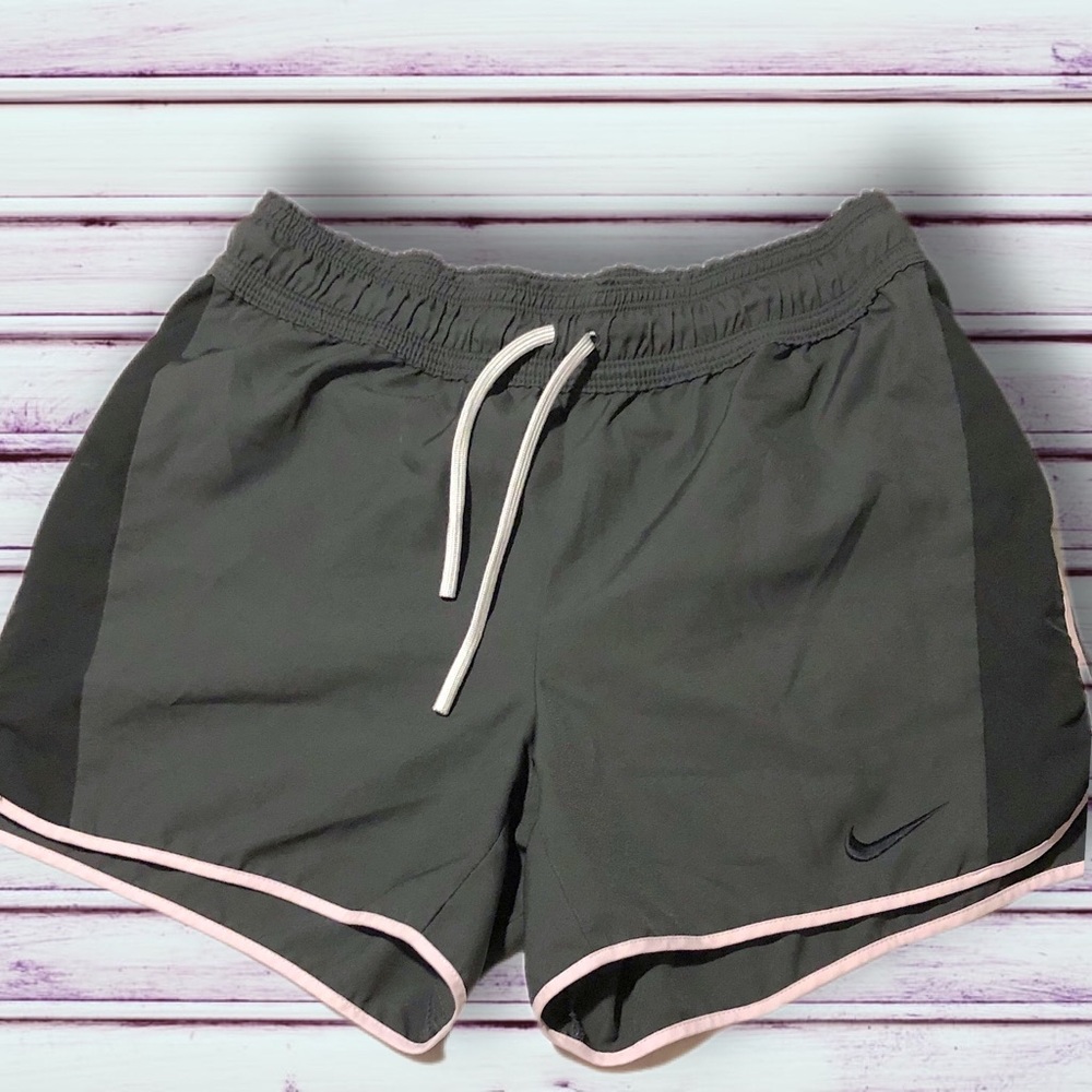 NIKE WOMEN DRI-FIT RUNNING SHORTS STANDARD FIT Gray Black SZ SM